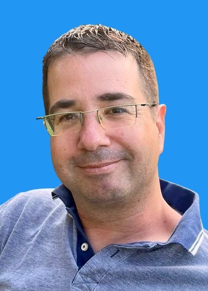 Eyal Zach