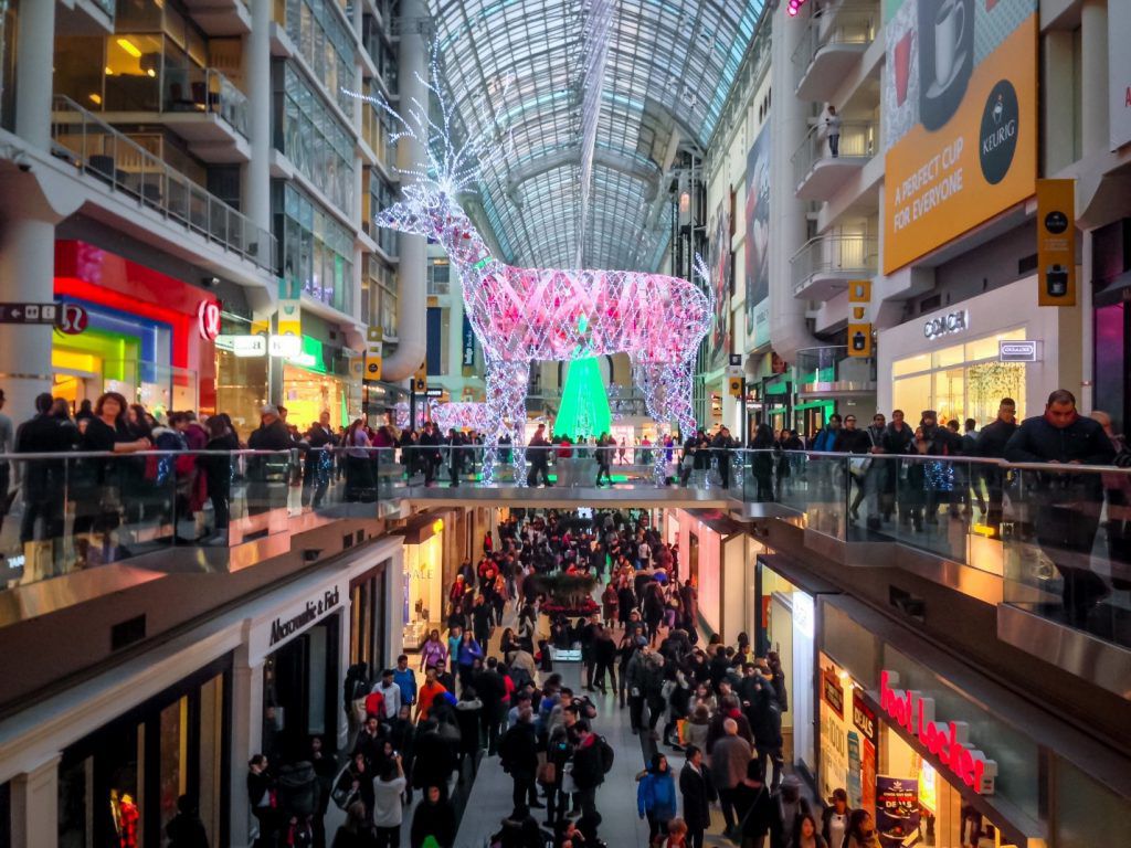 retail holiday shopping season